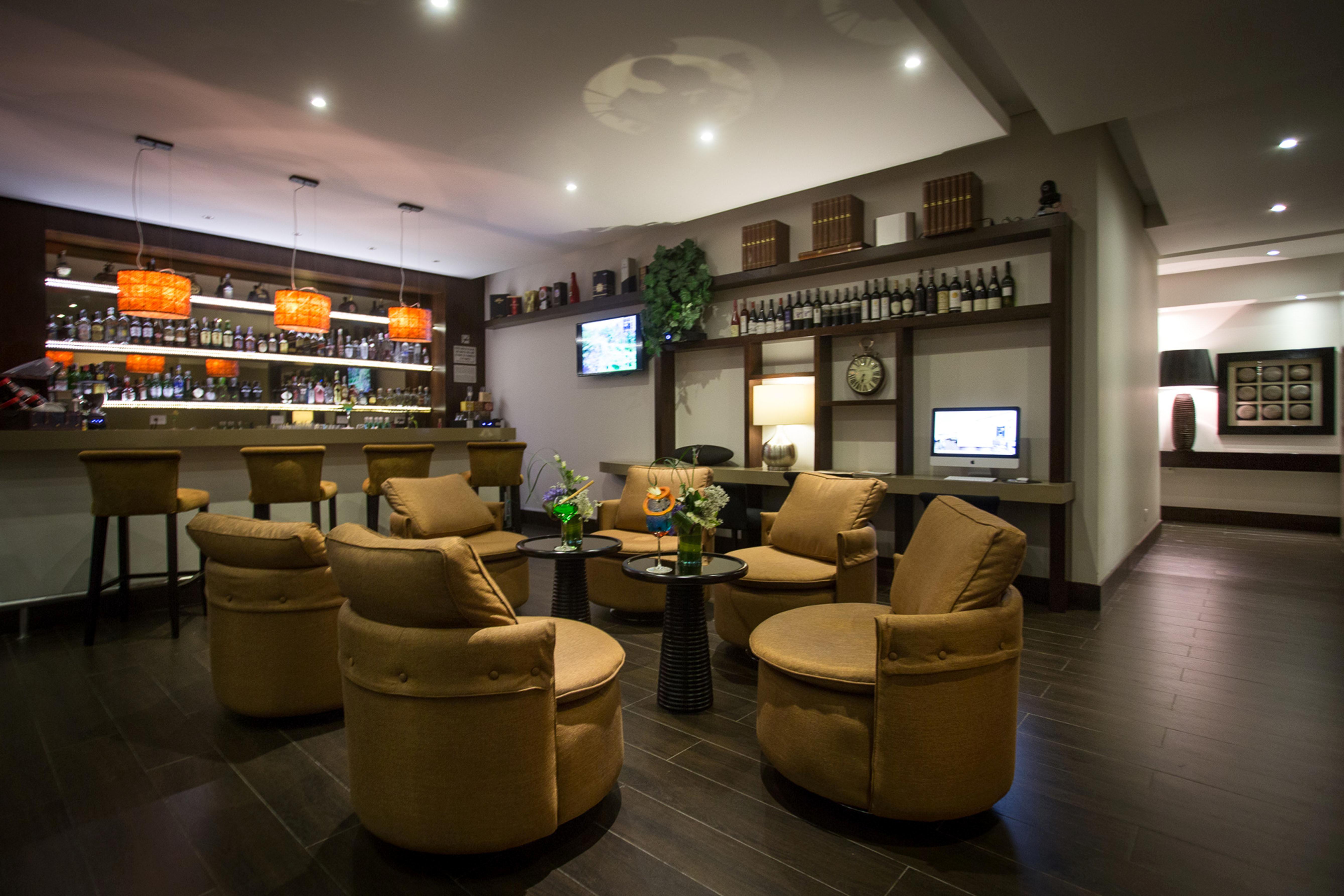 Hotel 93 Luxury Suites By Preferred — Photos 1